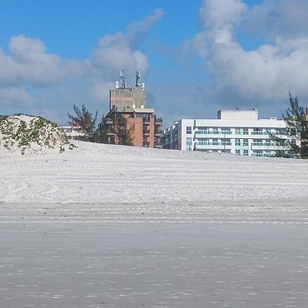 Apartamento Charmoso Em Frente A Praia Em Cabo Frio Buitenkant foto