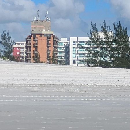 Apartamento Charmoso Em Frente A Praia Em Cabo Frio Buitenkant foto