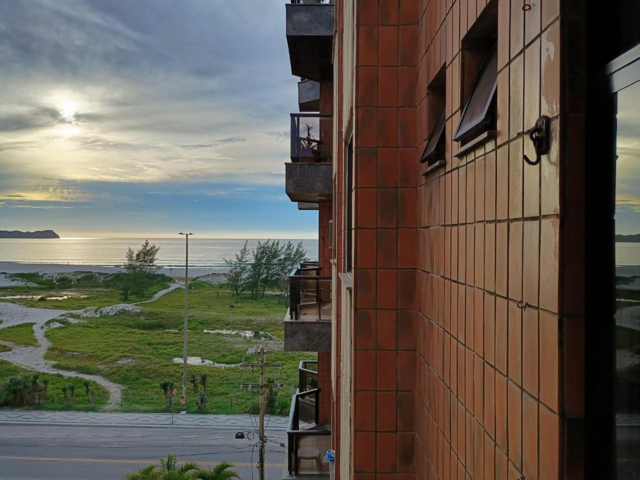 Apartamento Charmoso Em Frente A Praia Em Cabo Frio Buitenkant foto